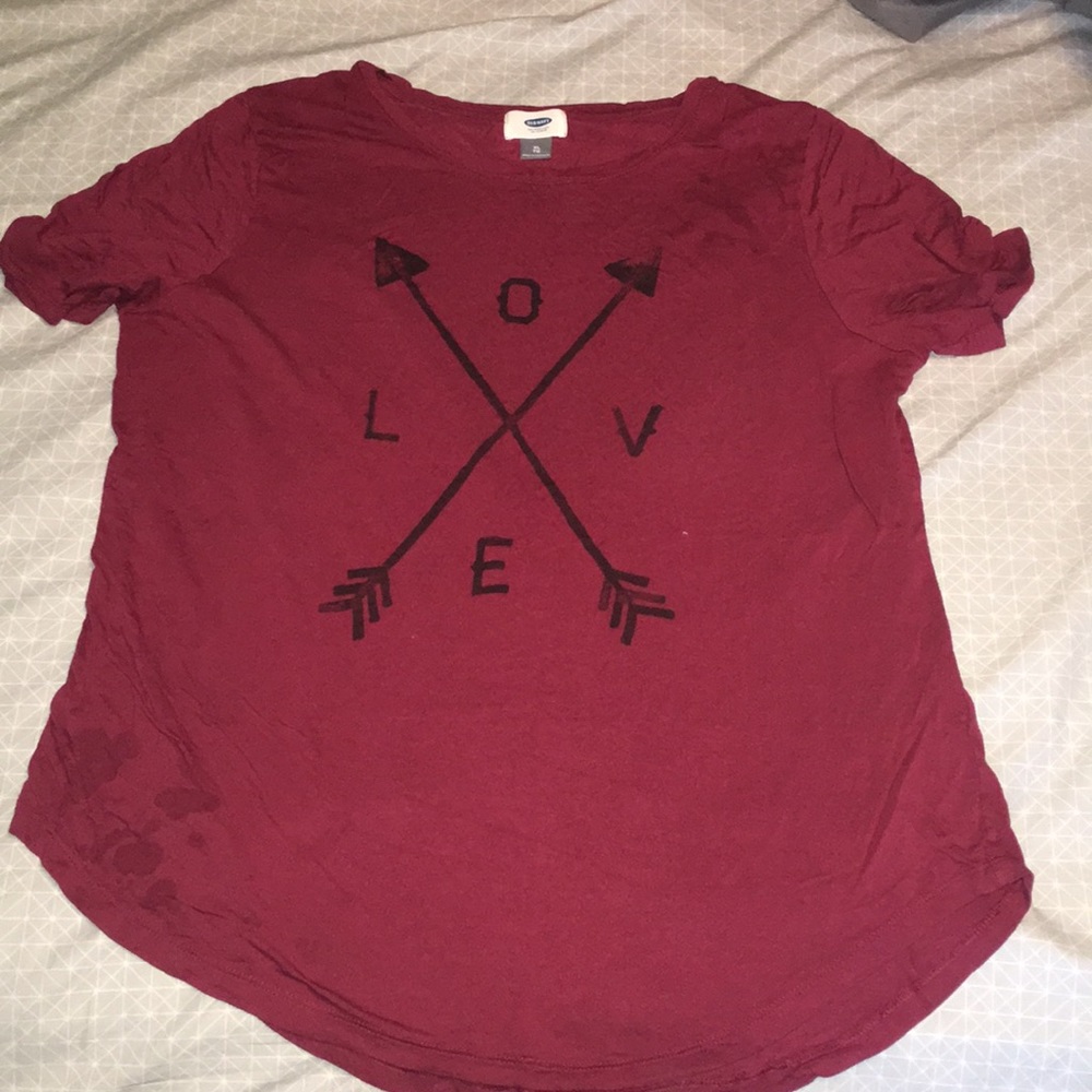 maroon shirt